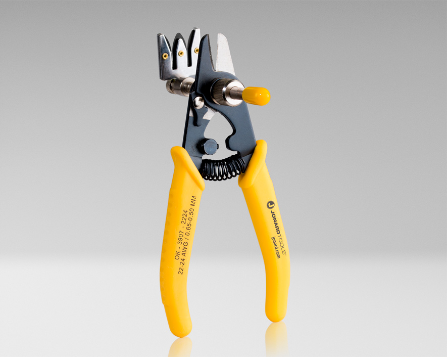 Automatic Adjustment To Cable & Conductor Diameters Adjustable Cutting Pressure Adjustable Stripping Length Beta Tools 1149F Front Load Automatic Self Adjusting Wire Stripping Pliers
